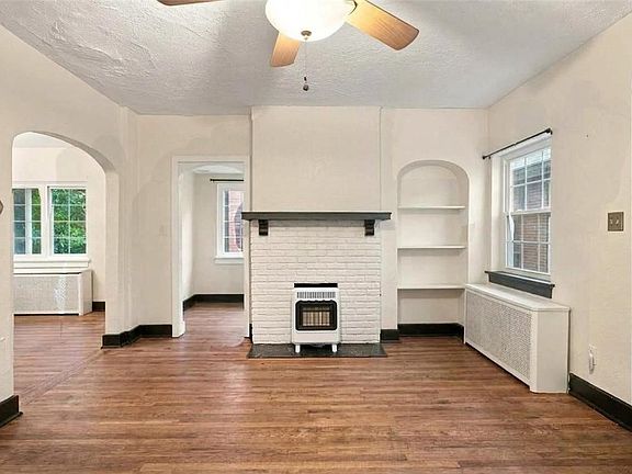 3rd image of 40 Sceneridge Ave