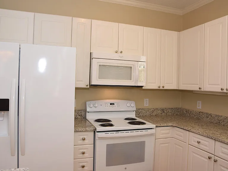 7711 Astoria Pl — Photo 10
