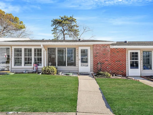 159 Falmouth Court #D, Ridge, NY 11961