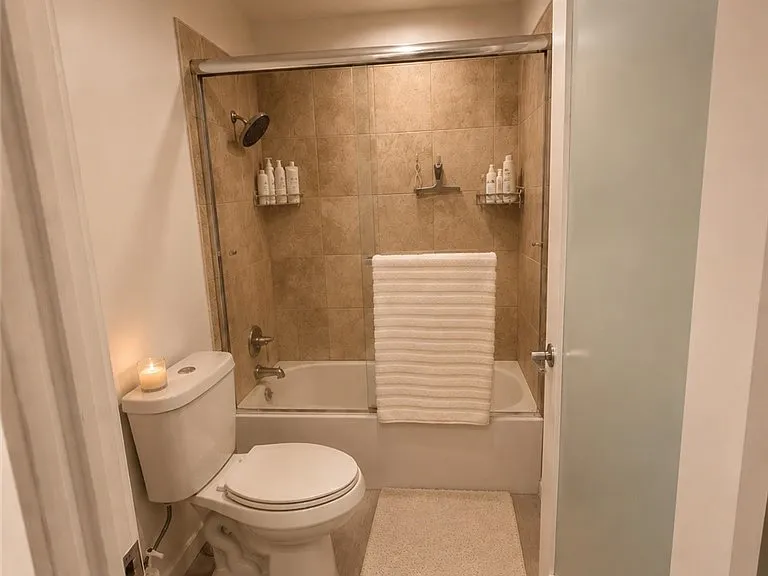 7320 Hawthorn Ave #206 — Photo 14