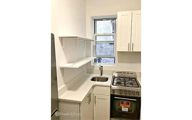 Rented by Douglas Elliman | media 2