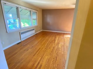 102 Titus Ave, Staten Island, NY 10306