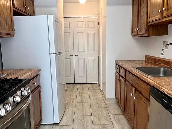 3rd image of 3118 Whispering Hills Dr #3118