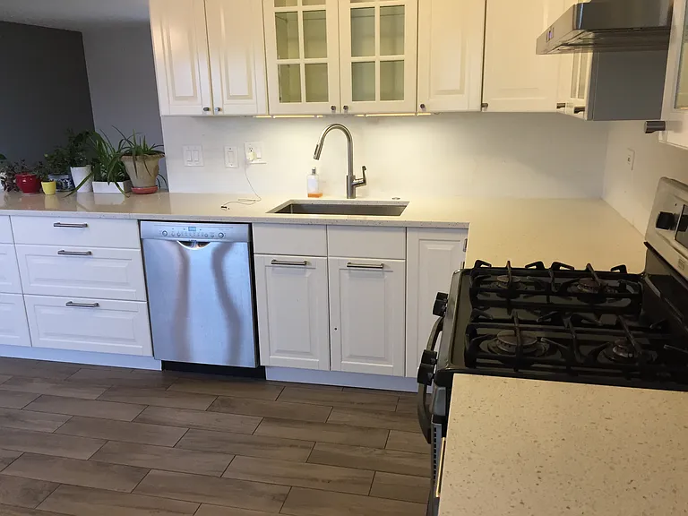 6150 S Kensington Ave #202 — Photo 3