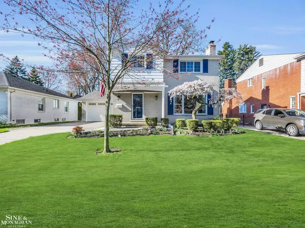 347 Ridgemont Rd, Grosse Pointe Farms, MI 48236