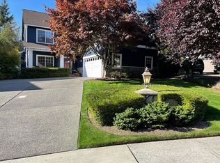 427 Cosgrove St NW, Bainbridge Island, WA 98110