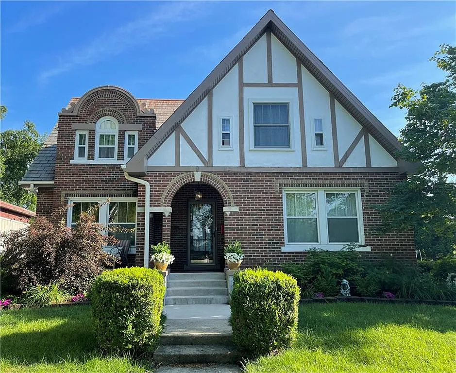 9 W Conron Ave photo 1