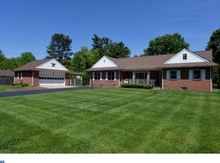 24 Morningside Dr, Pennington, NJ 08534