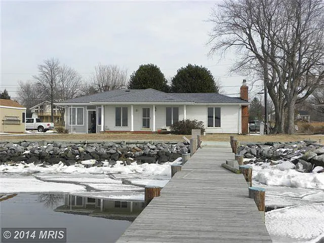 720 Bay Dr photo 1