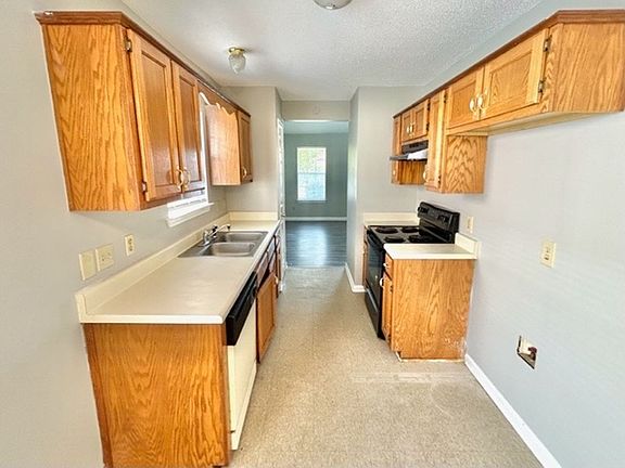 4th image of 6812 Century Oaks Dr #1