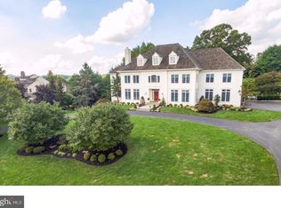 27 Harrison Dr, Newtown Square, PA 19073