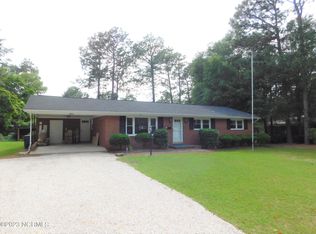 360 W Delaware Ave, Southern Pines, NC 28387