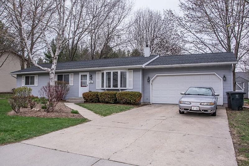 1st image of 463 Eugene Dr