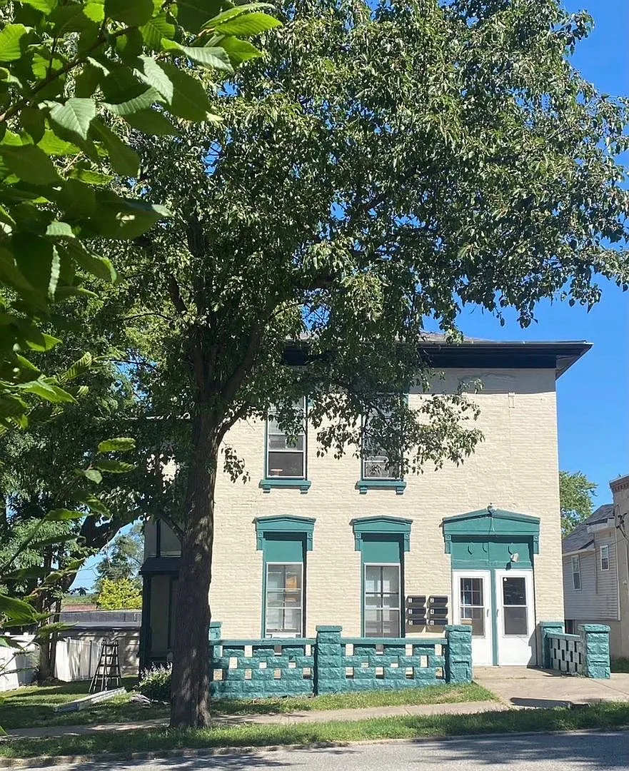 1214 Columbia Street — Photo 1