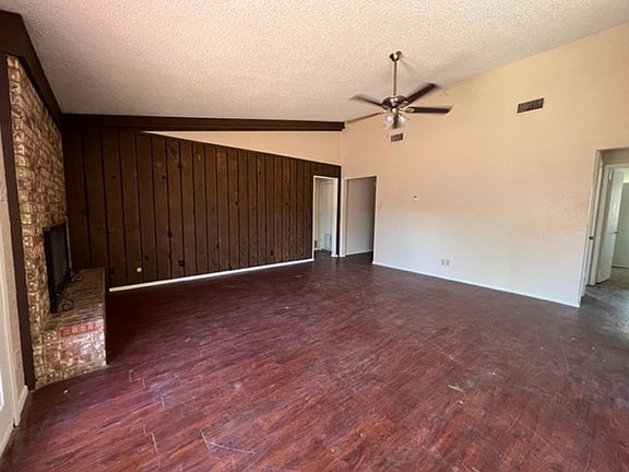 4th image of 5217 Benbrook St