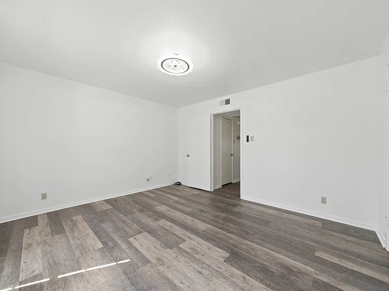 8401 N New Braunfels Ave #240 — Photo 8