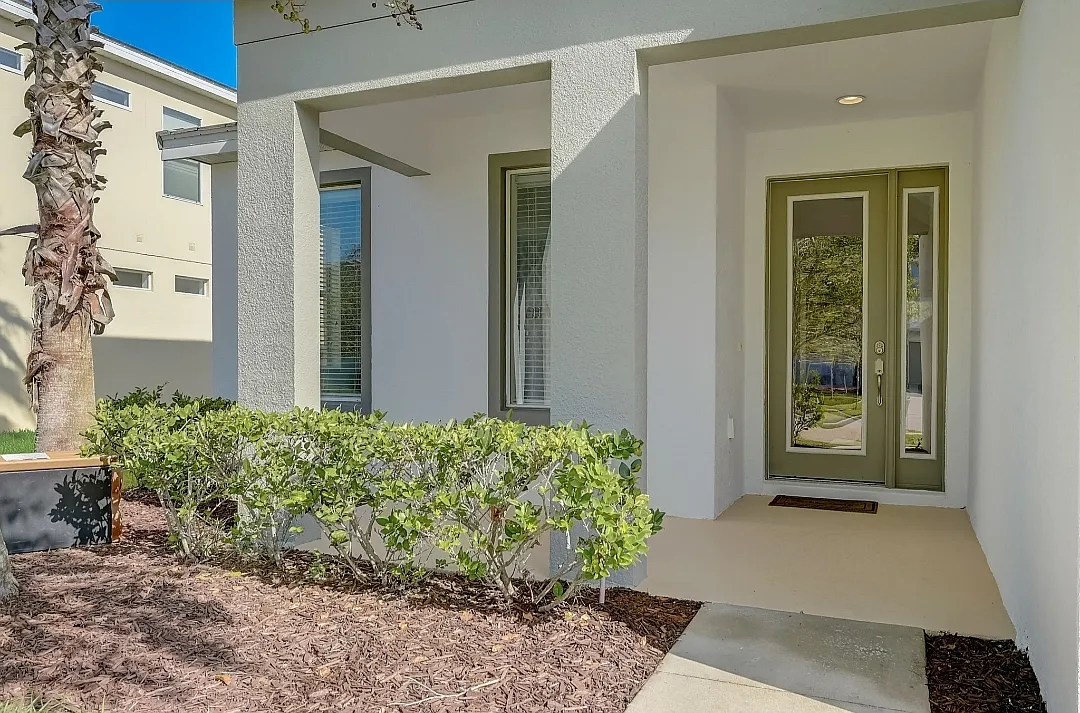 5 bed, 3042 sqft, $3,692 — Photo 3