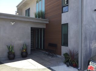 1325 Walgrove Ave, Los Angeles, CA 90066