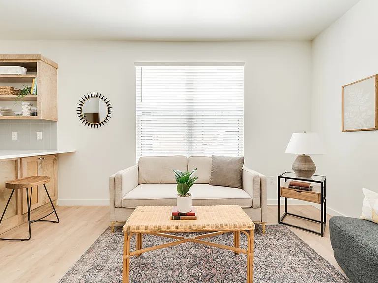 B12 Apartments — Photo 15