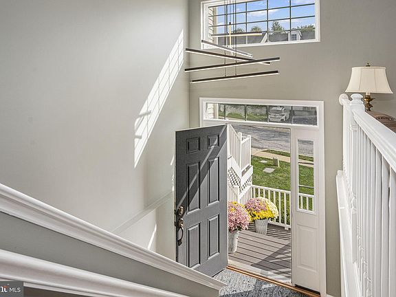 2nd image of 28 Shoreham Dr