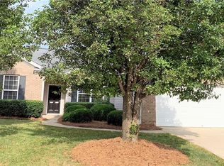 6034 Glen Way Dr, Winston Salem, NC 27107