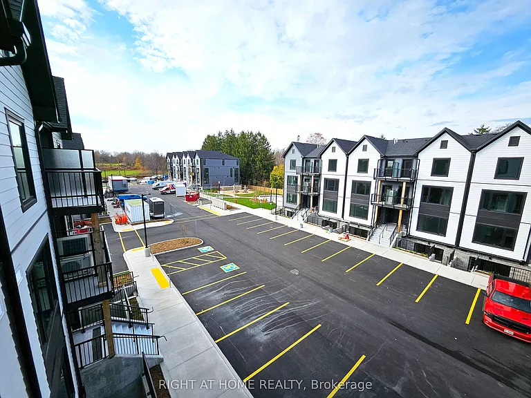 708 Woolwich St #114 — Photo 20