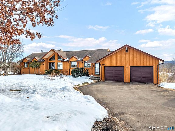 3rd image of 280 Tuttle Road