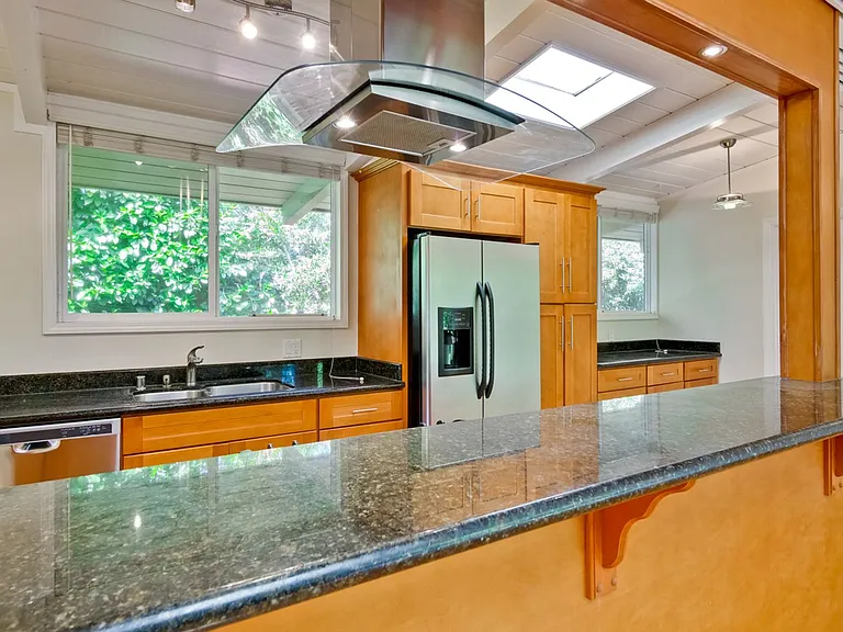 485 Emmons Dr — Photo 19