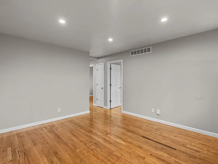 945 Ohlman Ave — Photo 16