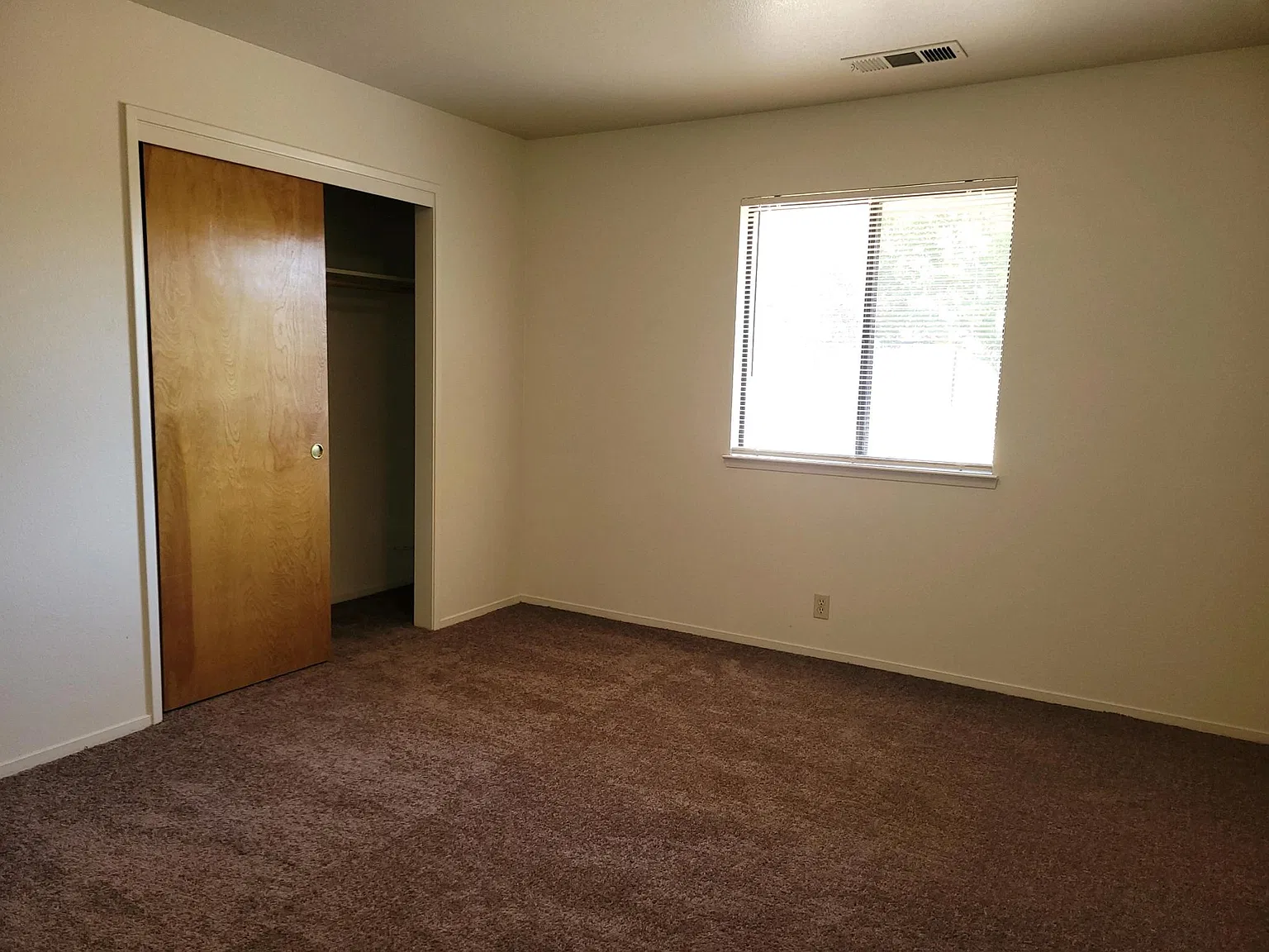 3 bed, 1600 sqft, $2,350 — Photo 4