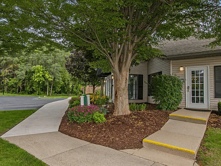Westfield Club Apartments — Photo 43
