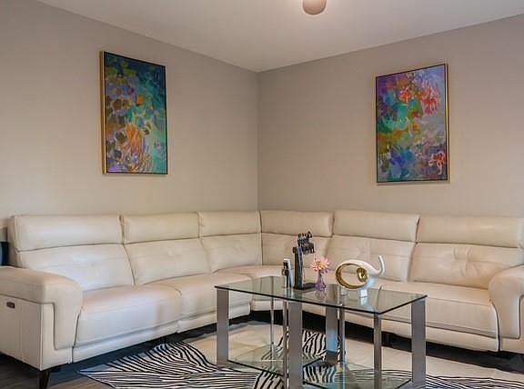 3rd image of 2110 Garden Pl