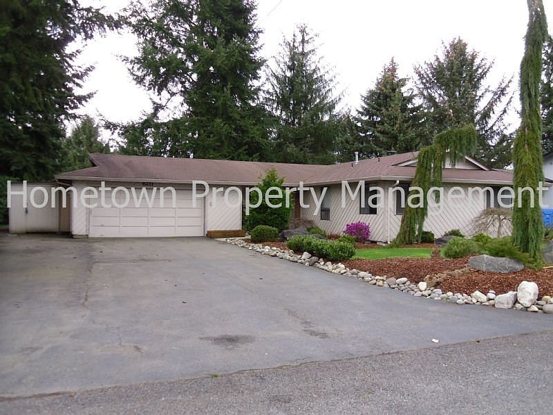1st image of 6211 Saint Andrews Dr SE