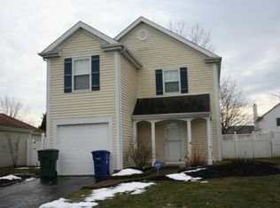 2463 Dunsworth Dr, Columbus, OH 43235