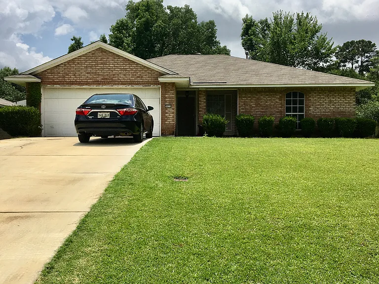 9010 Hollow Bluff Dr — Photo 1