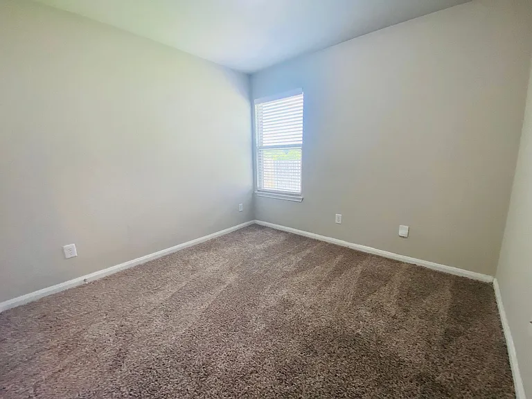 1907 Delano Dr — Photo 14