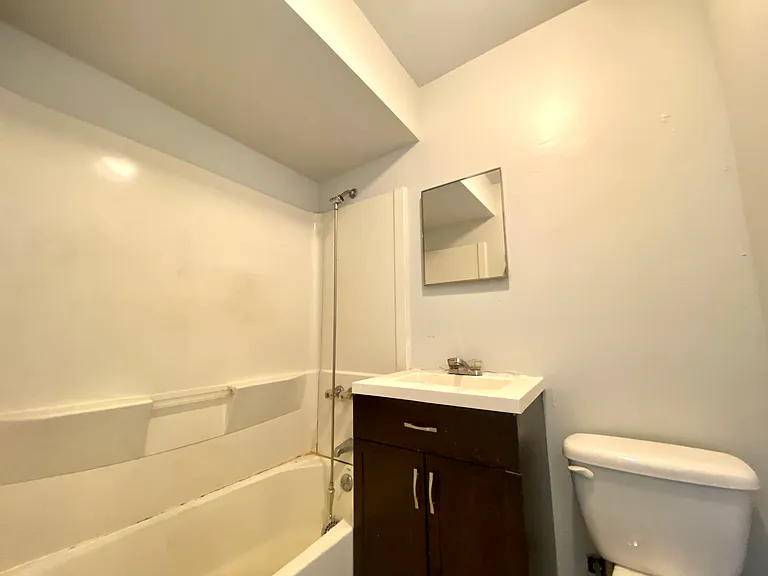 105 Burgher Ave #1R — Photo 15