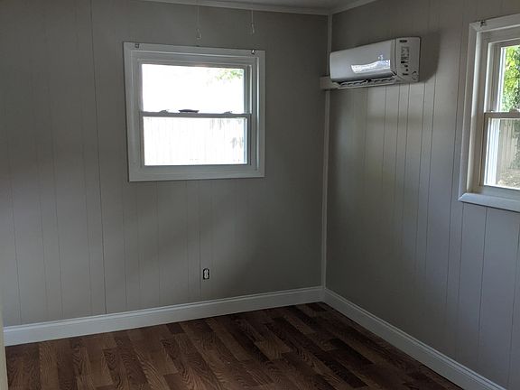5th image of 618 Banks Ave NE