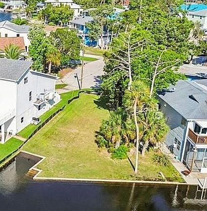2nd image of 5243 Tropical Point