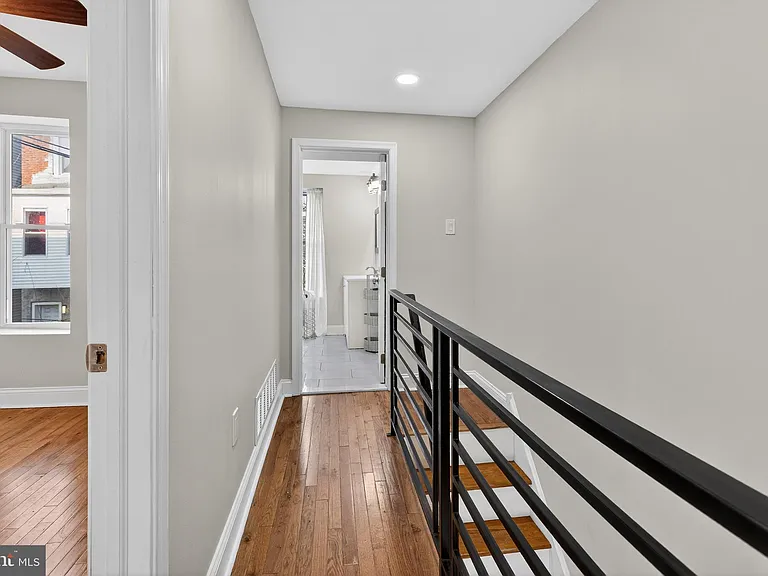 2543 Nicholas St — Photo 22