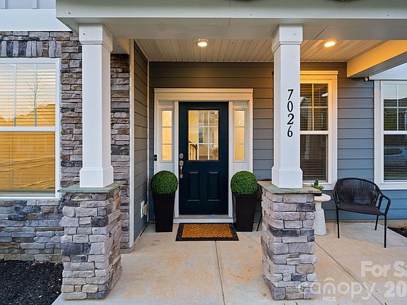 3rd image of 7026 Walnut Branch Ln