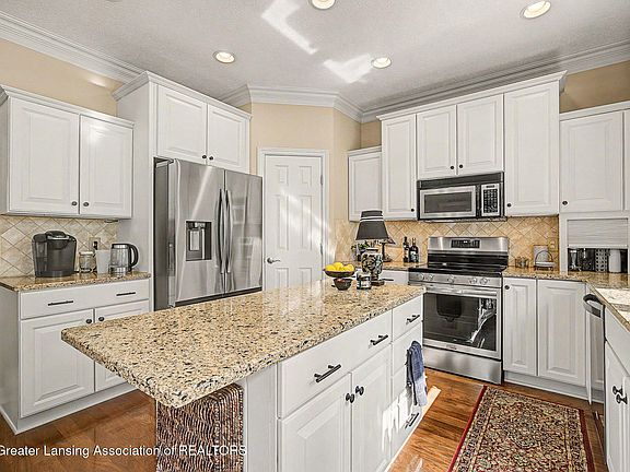3rd image of 13201 Watercrest Dr