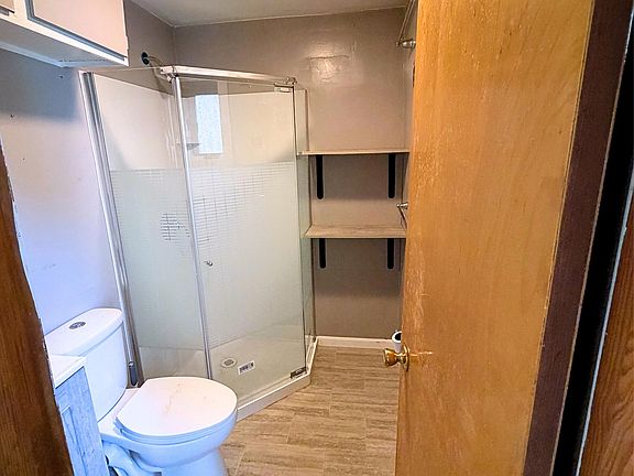 5th image of 108 N Disbrow St