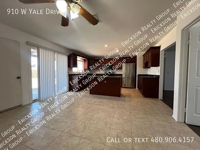 910 W Yale Dr — Photo 6