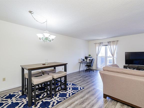 3rd image of 10423 Corbeil Dr
