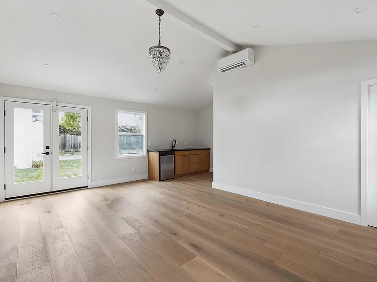 1230 Carmel Ter — Photo 29