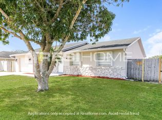 124 Cordoba Cir, Royal Palm Beach, FL 33411