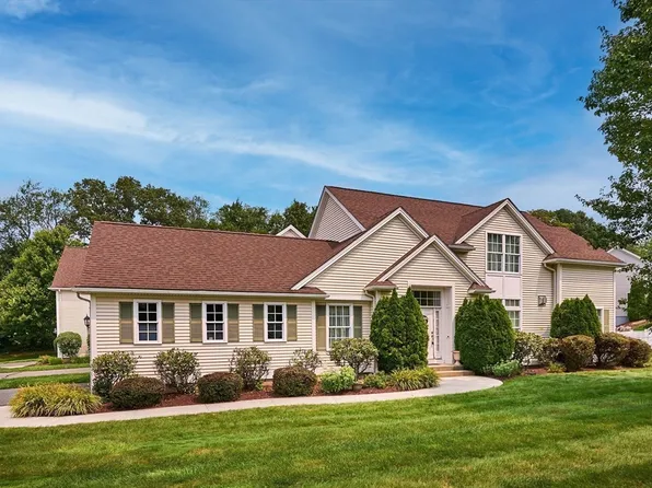 26 Sandalwood Dr Unit 26, Wilbraham, MA 01095