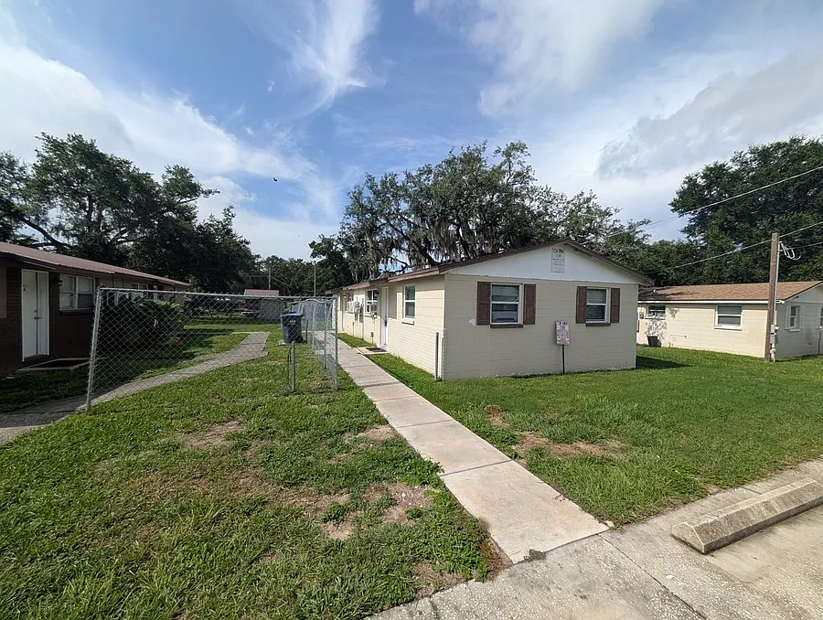 Cozy updated duplex in Thonotosassa, 2 beds/1 bath — Photo 2
