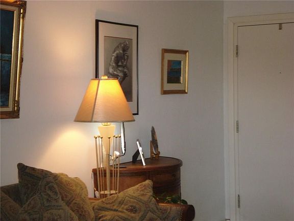 4th image of 400 Narragansett Pkwy APT Sa4